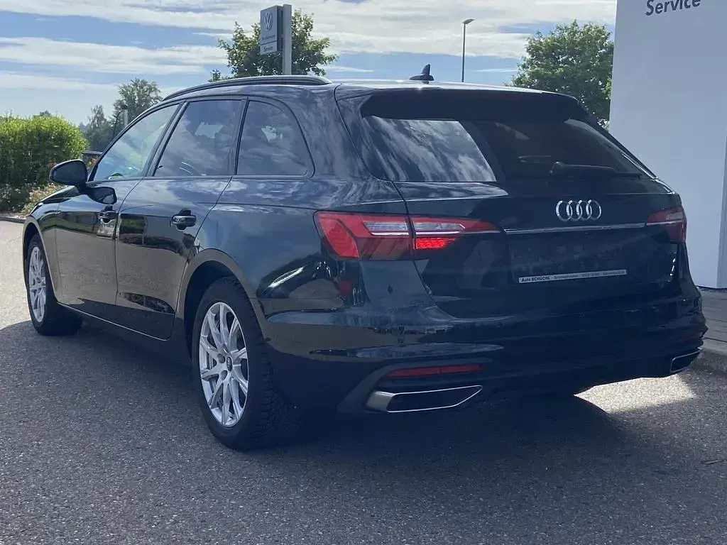Gebraucht Audi A4 150 PS (110 kW) 2022 Schwarz Kombi
