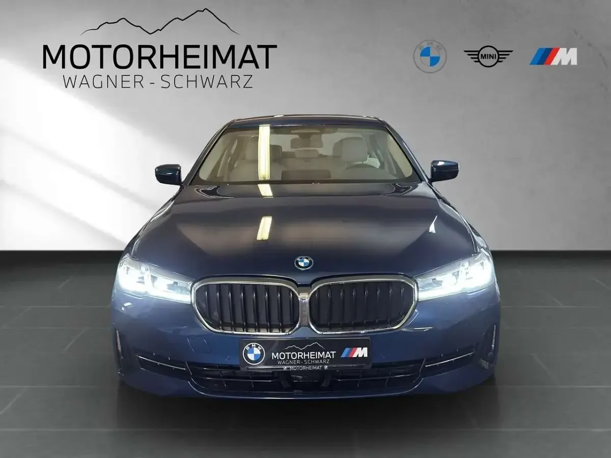 Gebraucht BMW 530e Sport Line 292 PS (214 kW) 2022 Phytonicblau Limousine