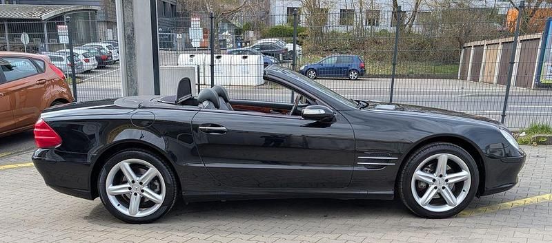 Gebraucht Mercedes SL350 245 PS (180 kW) 2005 Schwarz Cabrio