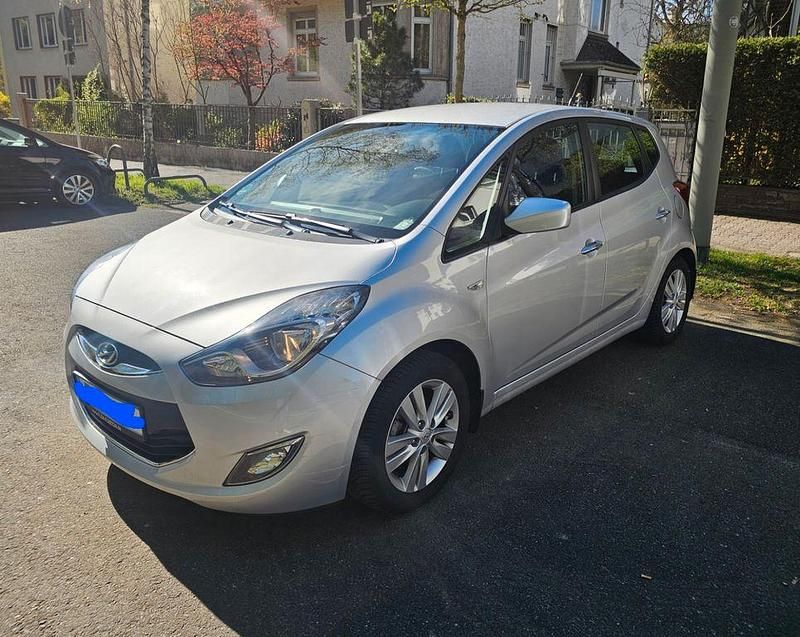Gebraucht Hyundai ix20 Trend 125 PS (91 kW) 2014 Grau Kleinwagen