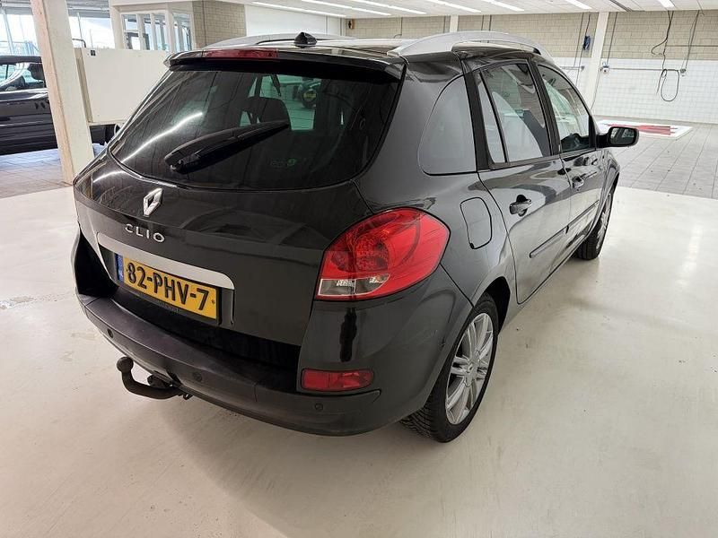 Gebraucht Renault Clio II 75 PS (55 kW) 2011 Schwarz Kombi