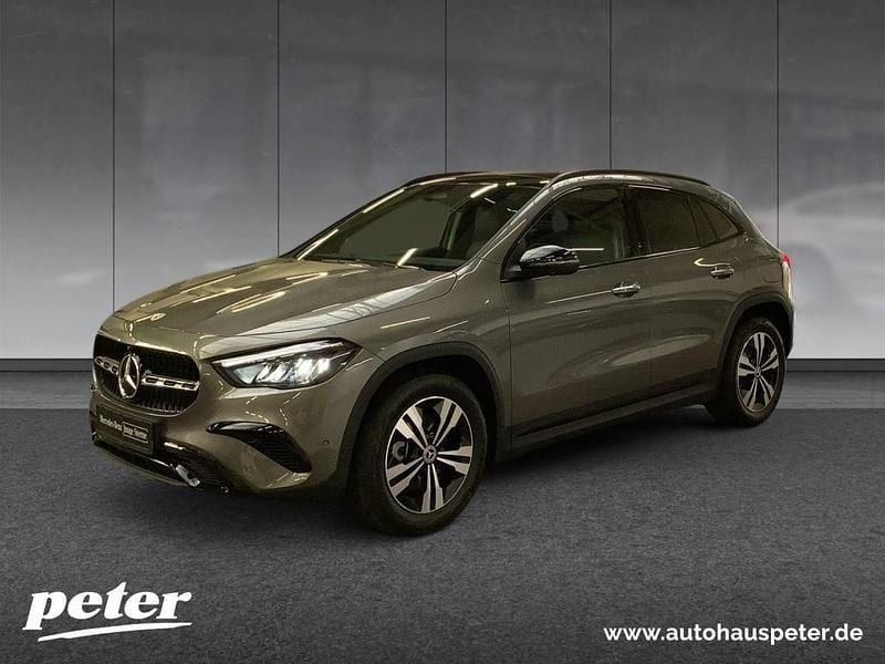 Grau Gebraucht 2026 Mercedes GLA220 Night SUV | 48.840 € (Teuer) - Bild 1/4