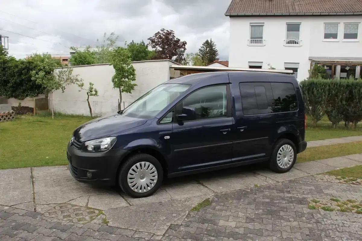 Gebraucht VW Caddy Trendline 140 PS (102 kW) 2014 Night blue Van / Kleinbus