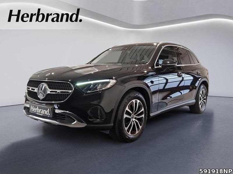 Metalliclack obsidianschwarz Gebraucht 2024 Mercedes GLC220 Avantgarde SUV | 50.890 € (Fairer Preis) - Bild 1/4