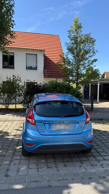 Gebraucht Ford Fiesta 60 PS (44 kW) 2009 Blau Kleinwagen