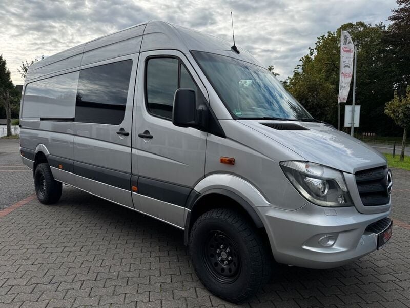 Brillantsilber metallic Gebraucht 2018 Mercedes Sprinter Van | 81.500 € - Bild 1/4