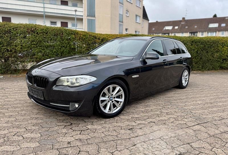 Gebraucht BMW 520 184 PS (135 kW) 2012 Grau Kombi