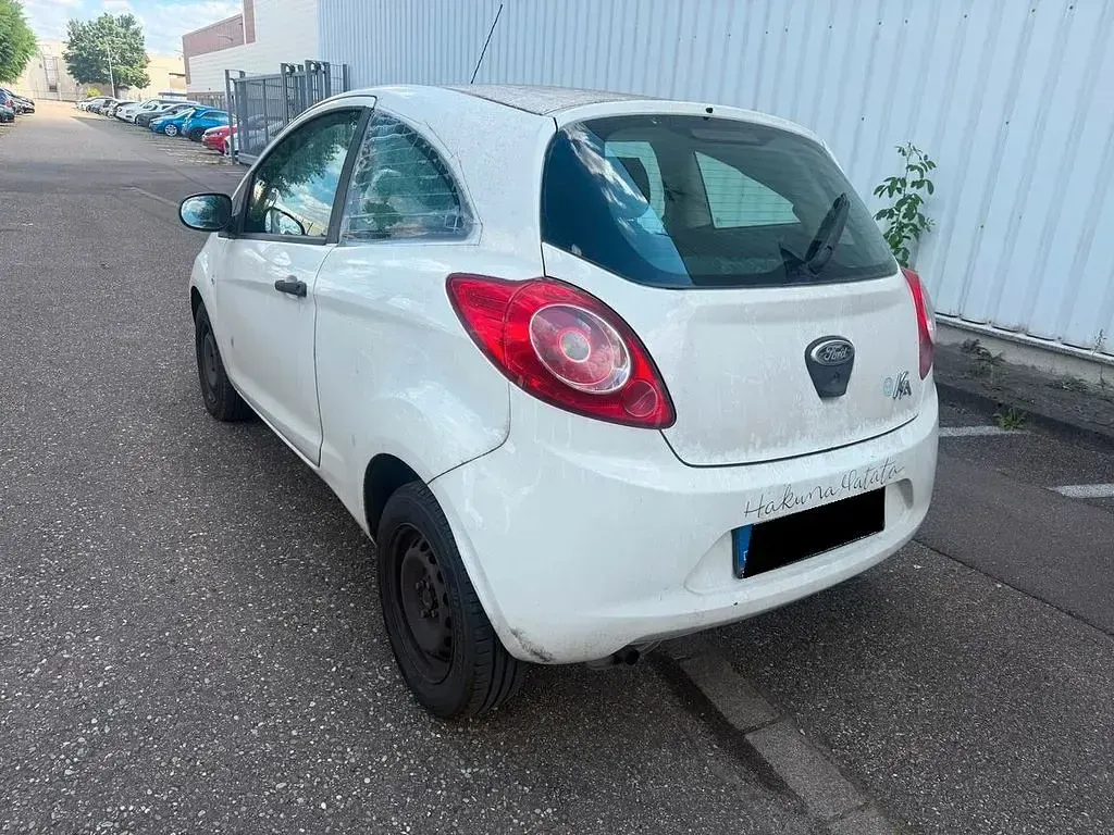 Gebraucht Ford Ka Ambiente 69 PS (50 kW) 2012 Weiß Kleinwagen