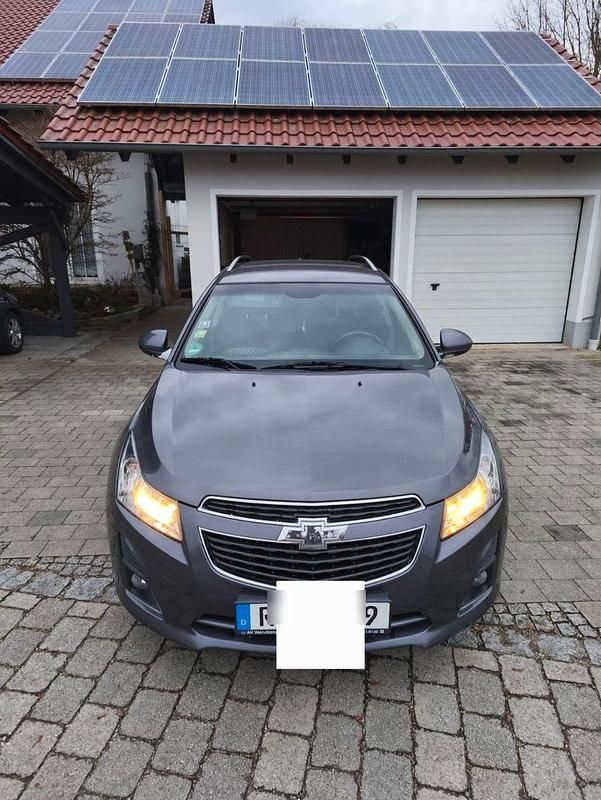 Grau Gebraucht 2013 Chevrolet Cruze LT Kombi | 2.600 € (Fairer Preis) - Bild 1/4