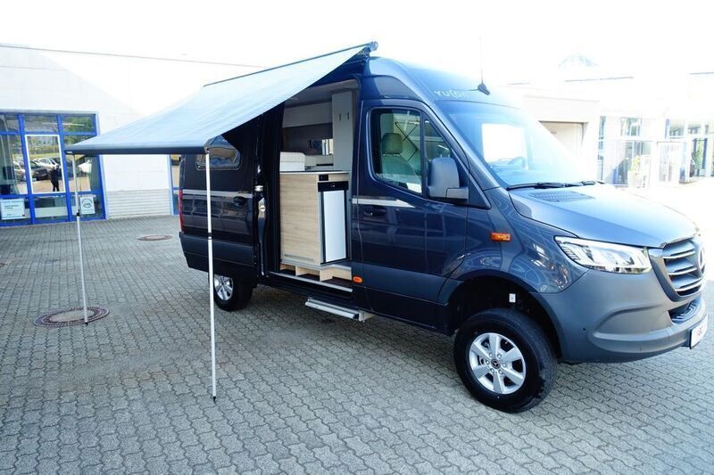 Grau Gebraucht 2023 Mercedes Sprinter Van | 101.031 € - Bild 1/4