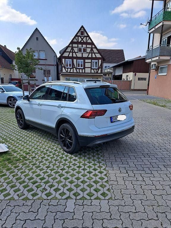 Gebraucht VW Tiguan Highline 150 PS (110 kW) 2018 Weiß SUV