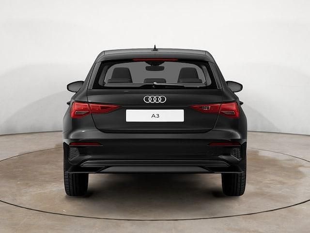 Gebraucht Audi A3 Ambiente 150 PS (110 kW) 2023 Mythosschwarz metallic Limousine