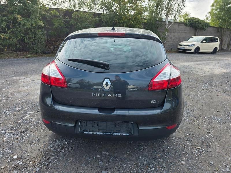 Gebraucht Renault Mégane Dynamique 131 PS (96 kW) 2010 Grau Limousine