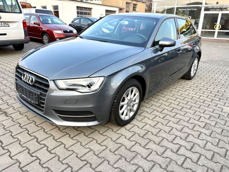 Grau Gebraucht 2014 Audi A3 Sportback Attraction Limousine | 8.900 € (Fairer Preis) - Bild 1/4