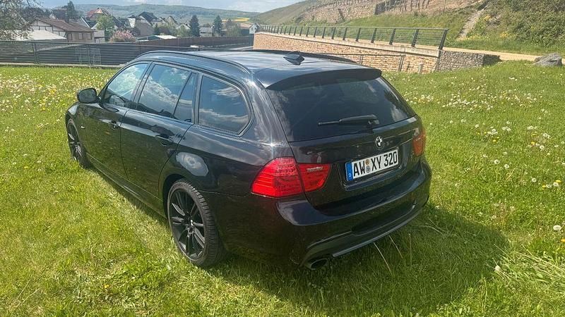 Second-hand BMW 320 Performance 184 CP (135 kW) 2011 Negru Break