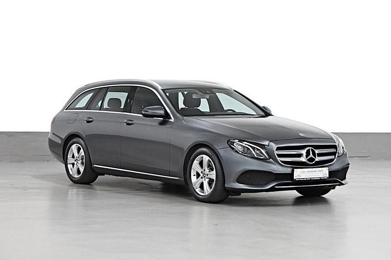 Gebraucht Mercedes E220 Avantgarde 194 PS (142 kW) 2018 Grau Limousine