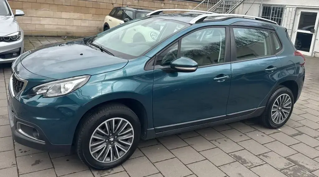 Gebraucht Peugeot 2008 Active 82 PS (60 kW) 2018 Grün SUV