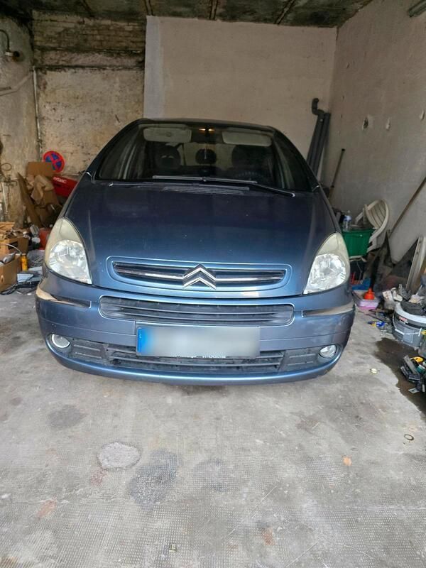 Grau Gebraucht 2009 Citroën Xsara Picasso Van / Kleinbus | 1.400 € (Fairer Preis) - Bild 1/4