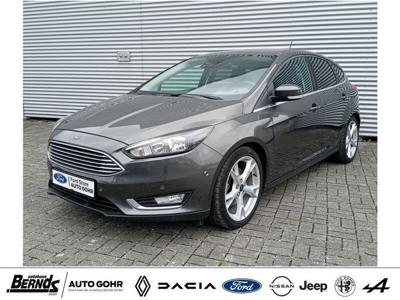 Grau Gebraucht 2018 Ford Focus Titanium Limousine | 13.360 € (Guter Preis) - Bild 1/4