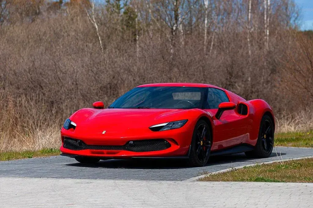 Gebraucht Ferrari 296 829 PS (609 kW) 2024 Rot