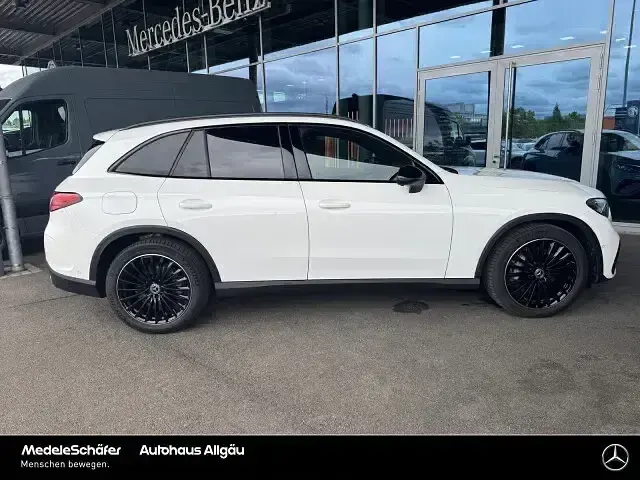 Gebraucht Mercedes GLC220 AMG 197 PS (144 kW) 2025 Unilack polarweiß uni SUV