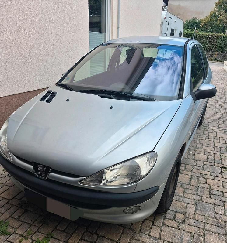 Silber Gebraucht 2003 Peugeot 206 Kleinwagen | 1.750 € (Etwas zu teuer) - Bild 1/4