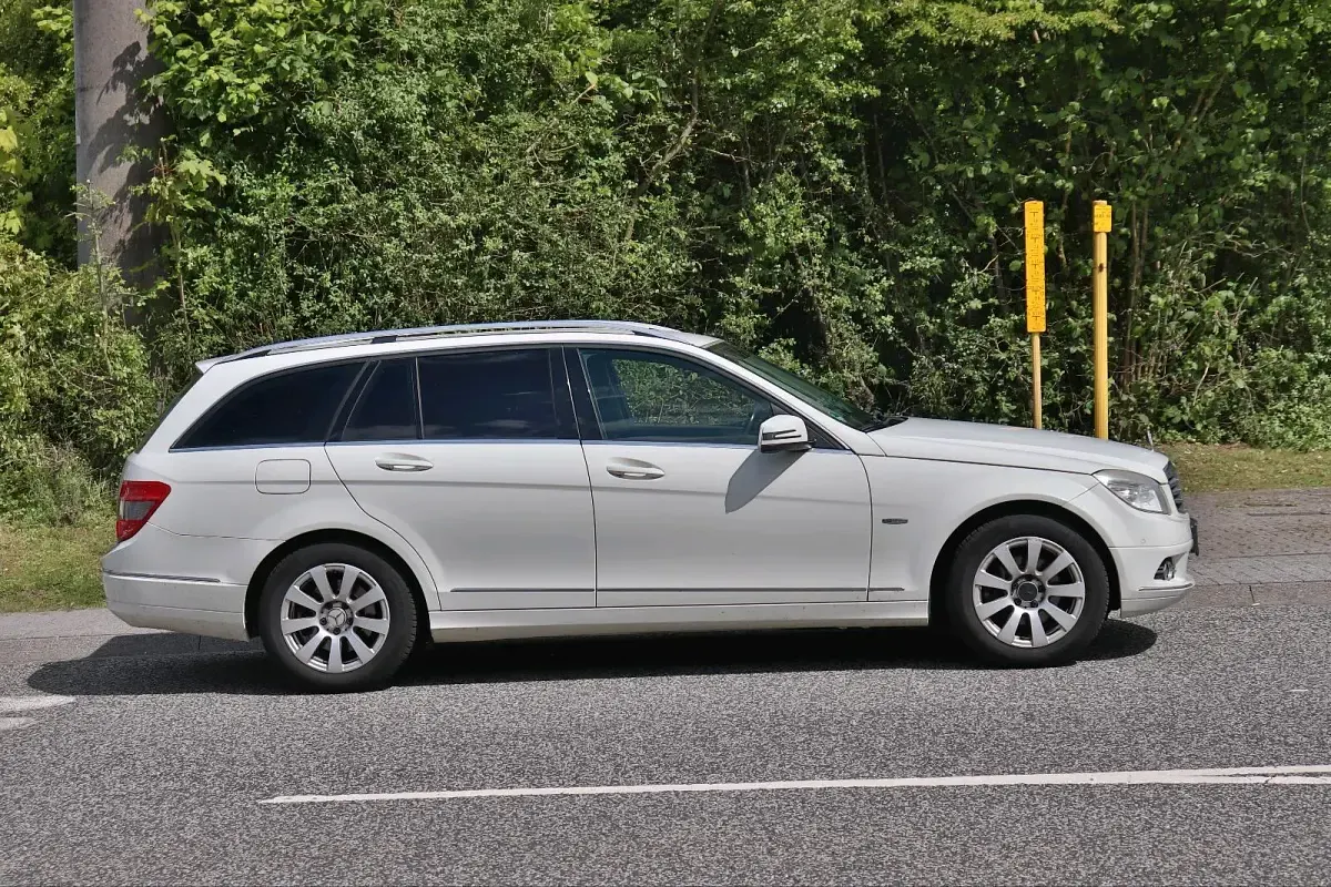 Gebraucht Mercedes C250 204 PS (150 kW) 2010 Kombi