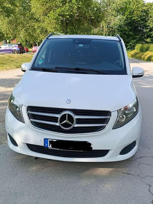 Weiß Gebraucht 2014 Mercedes V220 Edition Van / Kleinbus | 31.500 € (Fairer Preis) - Bild 1/4