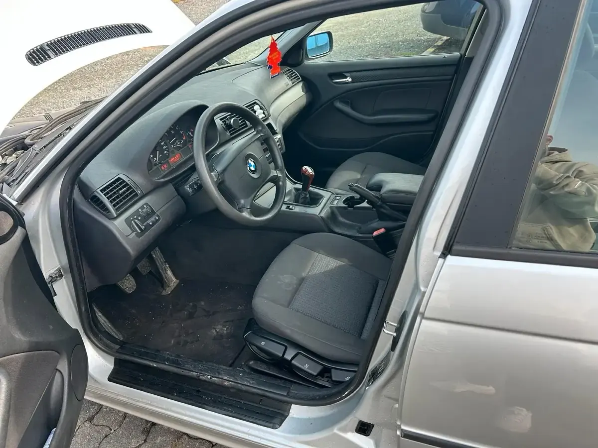 Gebraucht BMW 318 143 PS (105 kW) 2004 Limousine
