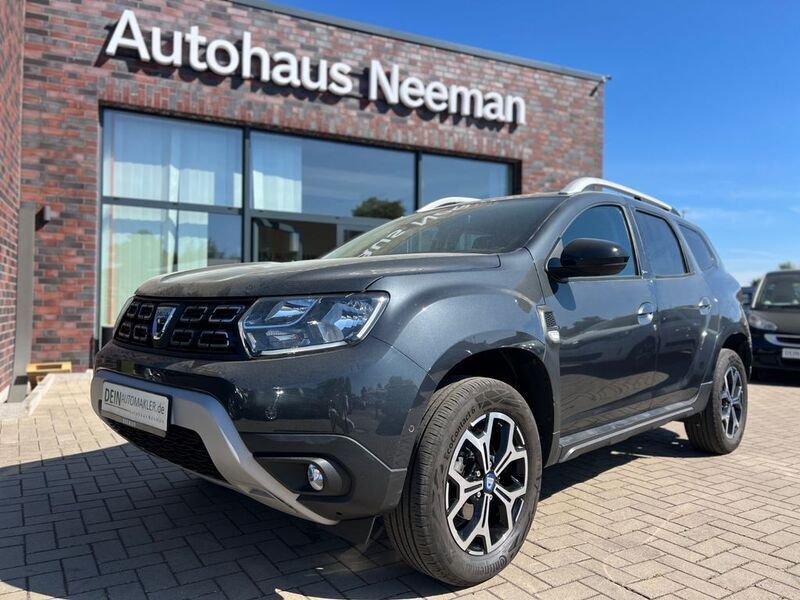 Grau Gebraucht 2020 Dacia Duster Celebration SUV | 9.990 € (Fairer Preis) - Bild 1/4
