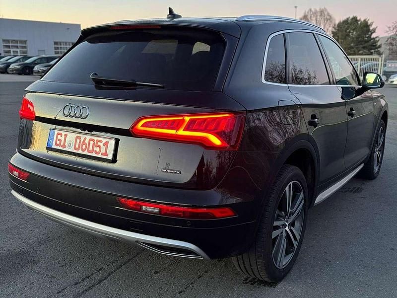 Gebraucht Audi Q5 S-Line 190 PS (139 kW) 2019 Mythosschwarz metallic SUV