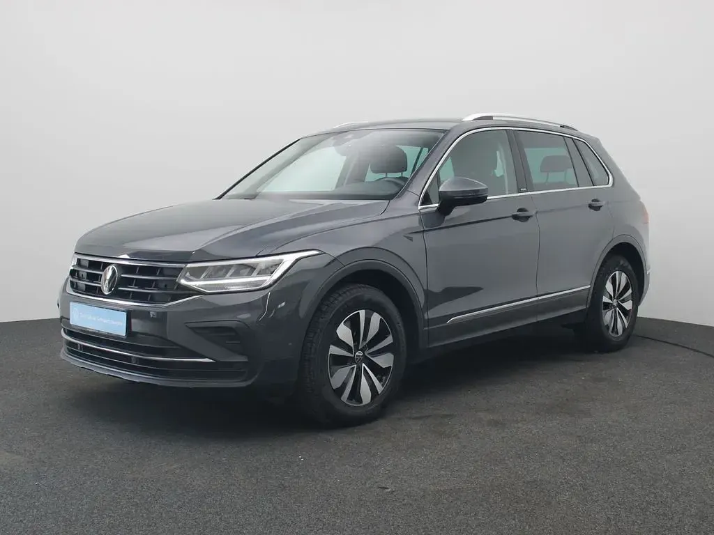 Gebraucht VW Tiguan IQ Drive 150 PS (110 kW) 2024 Delfingrau metallic SUV