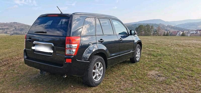 Gebraucht Suzuki Grand Vitara 129 PS (94 kW) 2011 Schwarz SUV