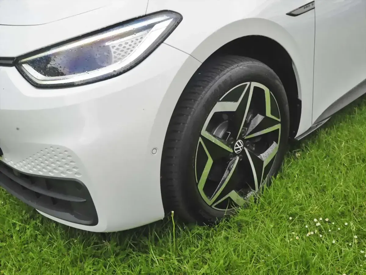 Gebraucht VW ID.3 Pro 150 kW (204 PS) 2023 Weiß Kleinwagen