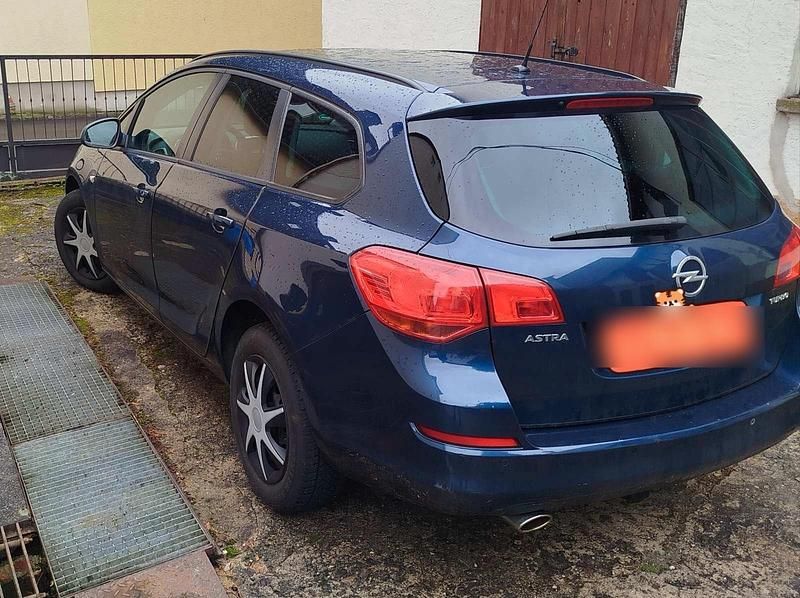 Gebraucht Opel Astra 103 PS (75 kW) 2011 Blau Kombi