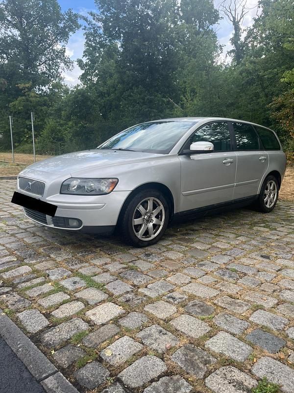 Silber Gebraucht 2007 Volvo V50 Kombi | 1.490 € (Superpreis) - Bild 1/4