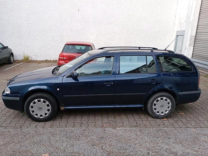 Gebraucht Skoda Octavia 102 PS (75 kW) 2001 Blau Kombi
