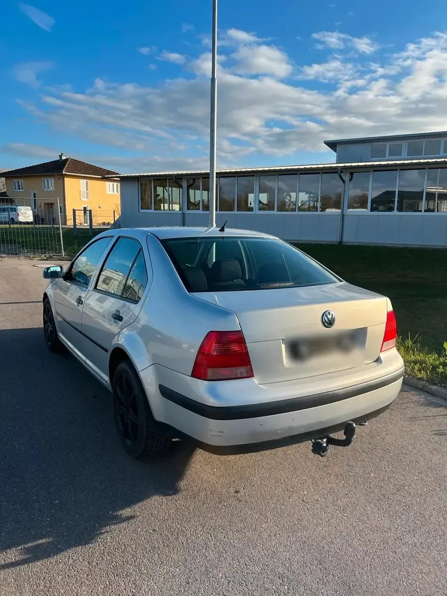 Gebraucht VW Bora 101 PS (74 kW) 1999 Silber Limousine