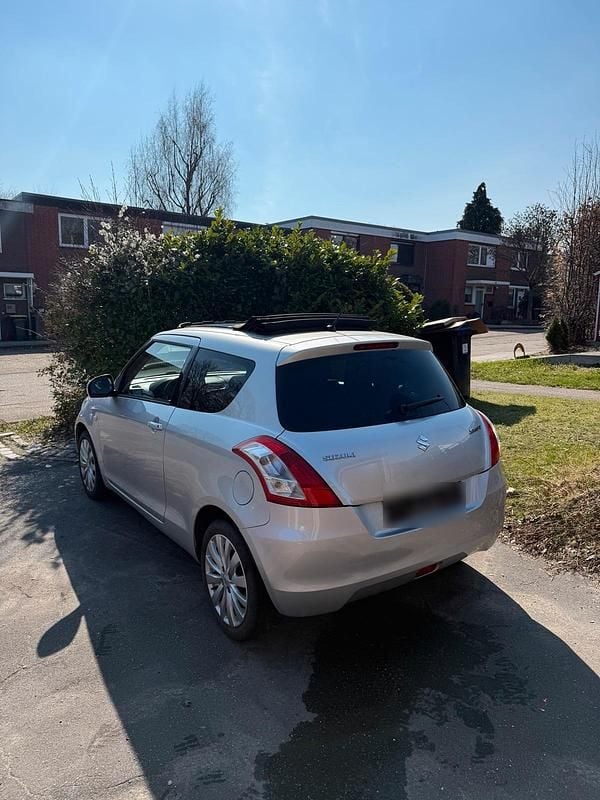 Gebraucht Suzuki Swift 75 PS (55 kW) 2013 Silber Kleinwagen