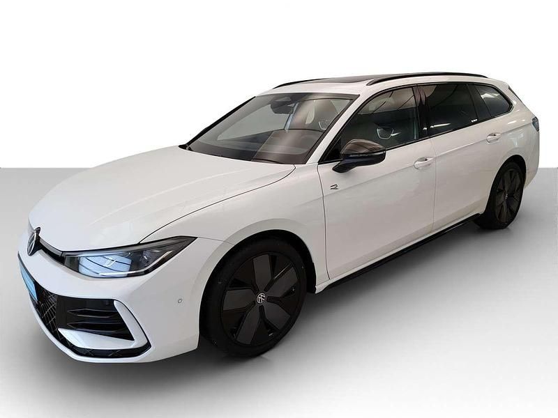 Gebraucht VW Passat R-line 150 PS (110 kW) 2024 Weiß Kombi