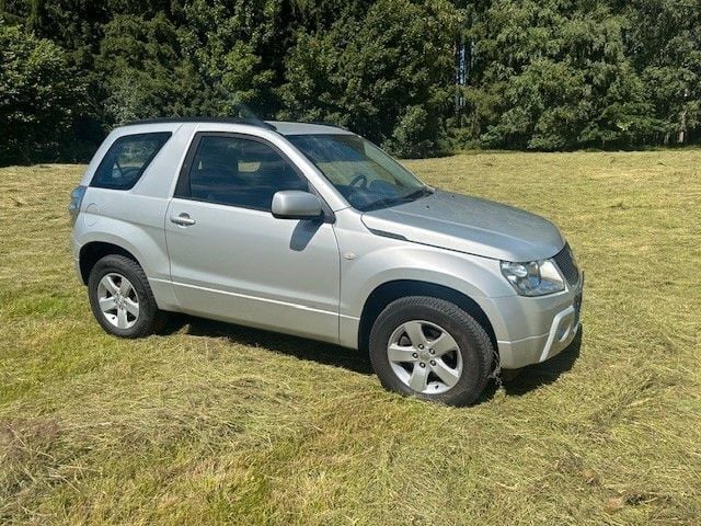 Silber Gebraucht 2008 Suzuki Grand Vitara Comfort SUV | 6.950 € (Etwas zu teuer) - Bild 1/4
