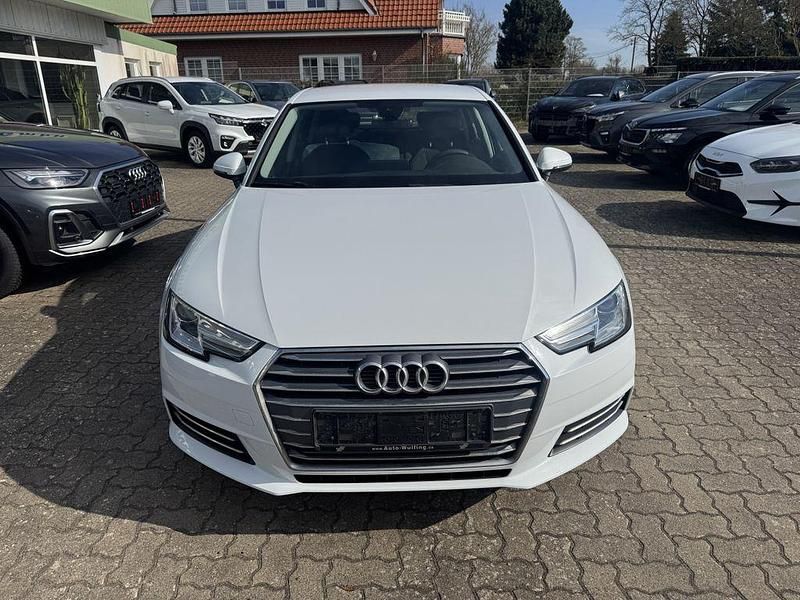 Gebraucht Audi A4 Sport 150 PS (110 kW) 2017 Weiß Limousine