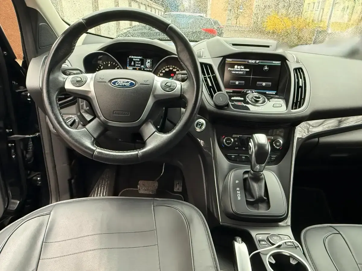 Używany Ford Kuga 180 KM (132 kW) 2016 Czarny SUV