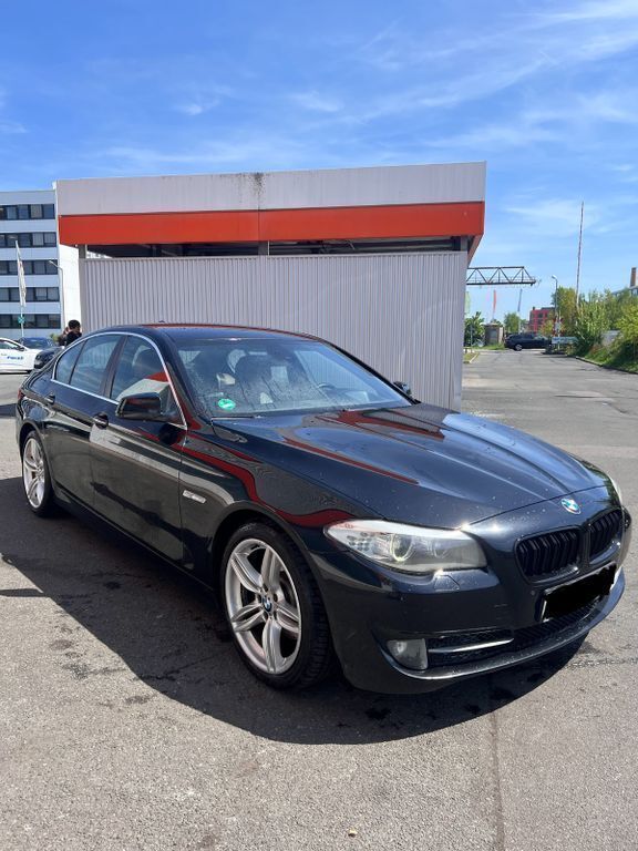 Schwarz Gebraucht 2011 BMW 523 Limousine | 10.450 € (Superpreis) - Bild 1/4
