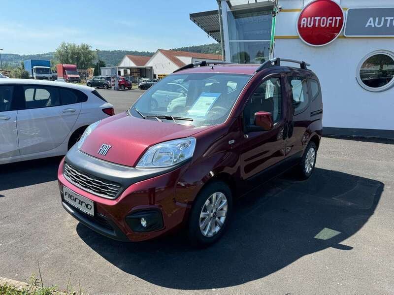 Rot Gebraucht 2023 Fiat Fiorino Van | 26.999 € - Bild 1/4