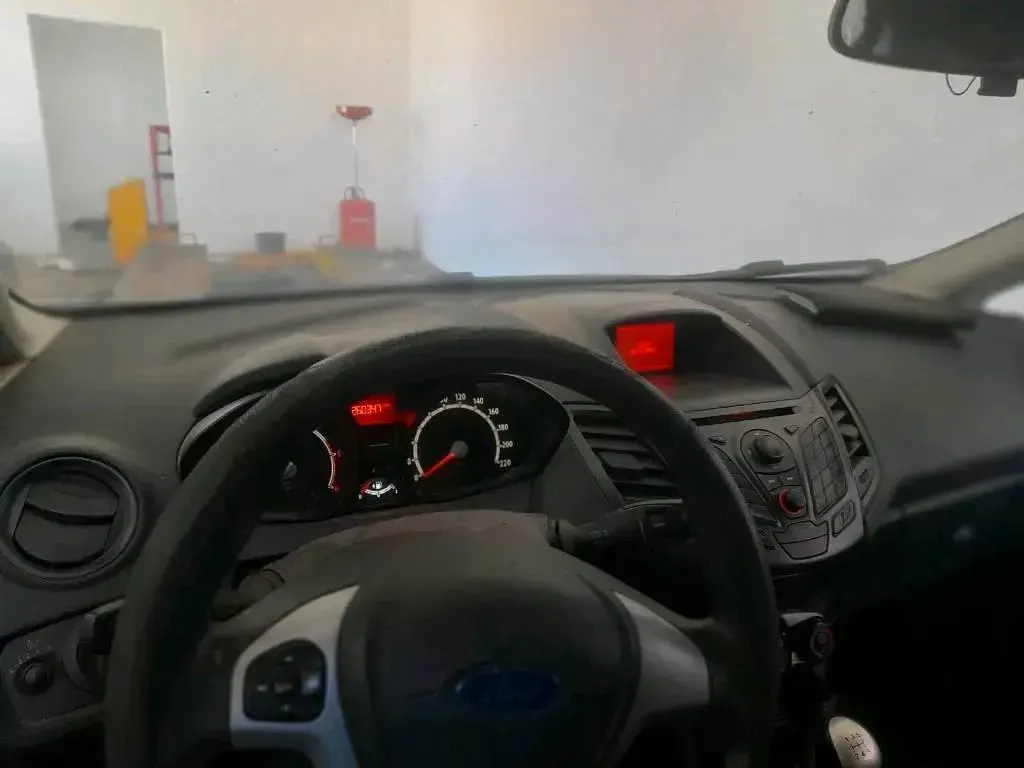 Używany Ford Fiesta 95 KM (69 kW) 2012 Srebrny Hatchback