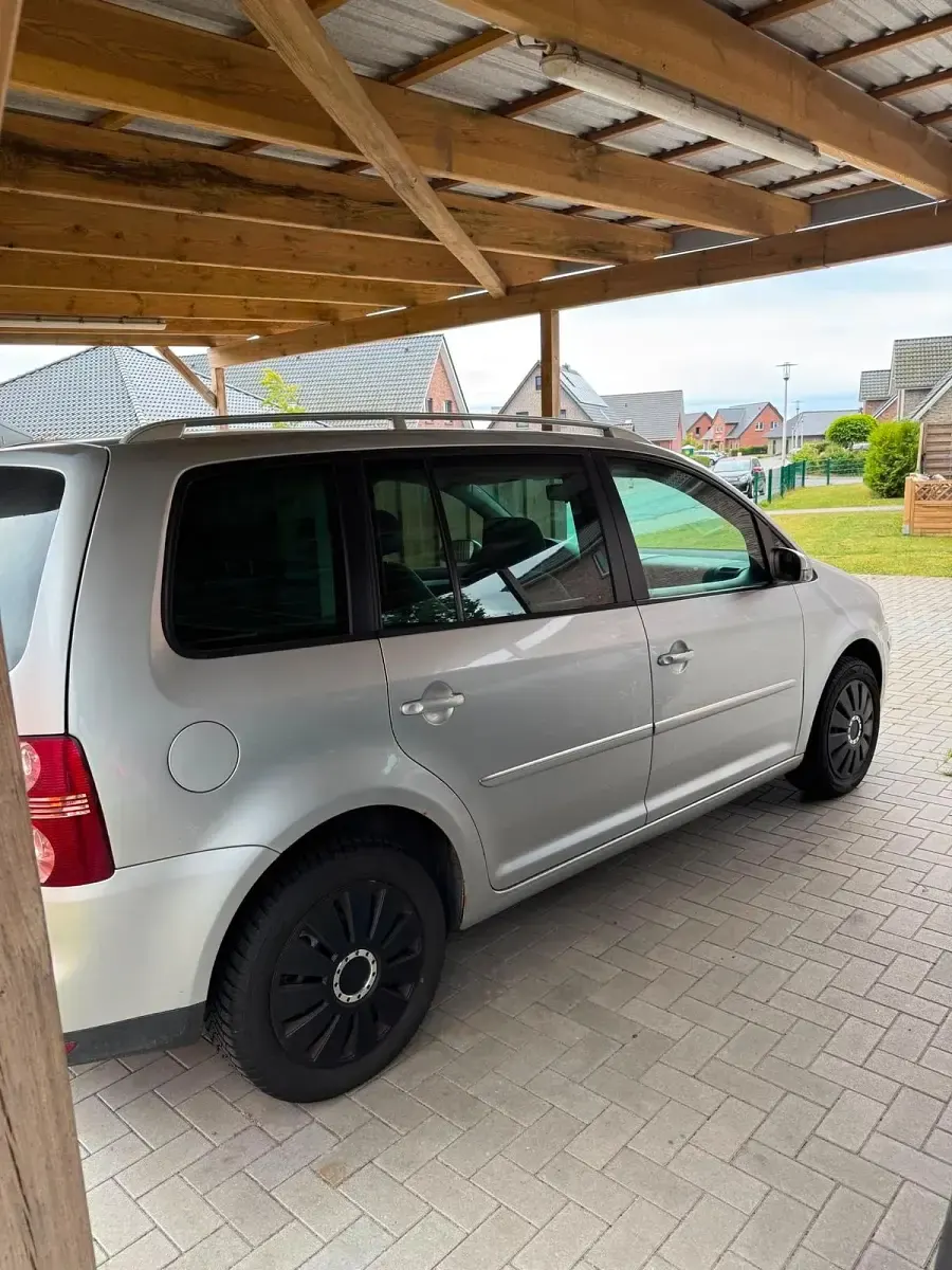 Gebraucht VW Touran 140 PS (102 kW) 2007 Silber Van / Kleinbus