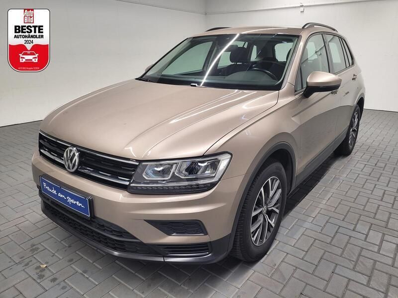 Beige (titaniumbeigemet.) Gebraucht 2017 VW Tiguan SUV | 19.480 € (Guter Preis) - Bild 1/4