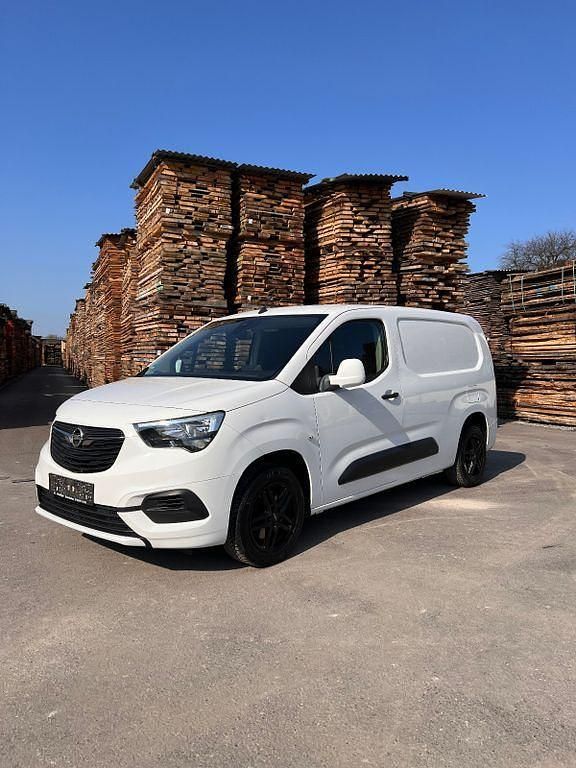 Gebraucht Opel Combo 131 PS (96 kW) 2019 Weiß Van / Kleinbus