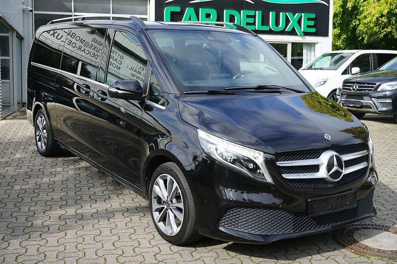 Obsidianschwarz Gebraucht 2020 Mercedes V250 Avantgarde Van / Kleinbus | 39.999 € (Fairer Preis) - Bild 1/4